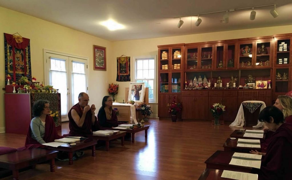 Sangha members in Virginia offer prayers