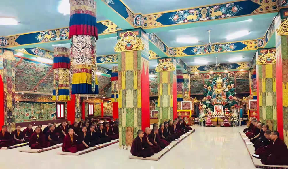 Prayers are offered for Kyabje Kathok Getse Rinpoche