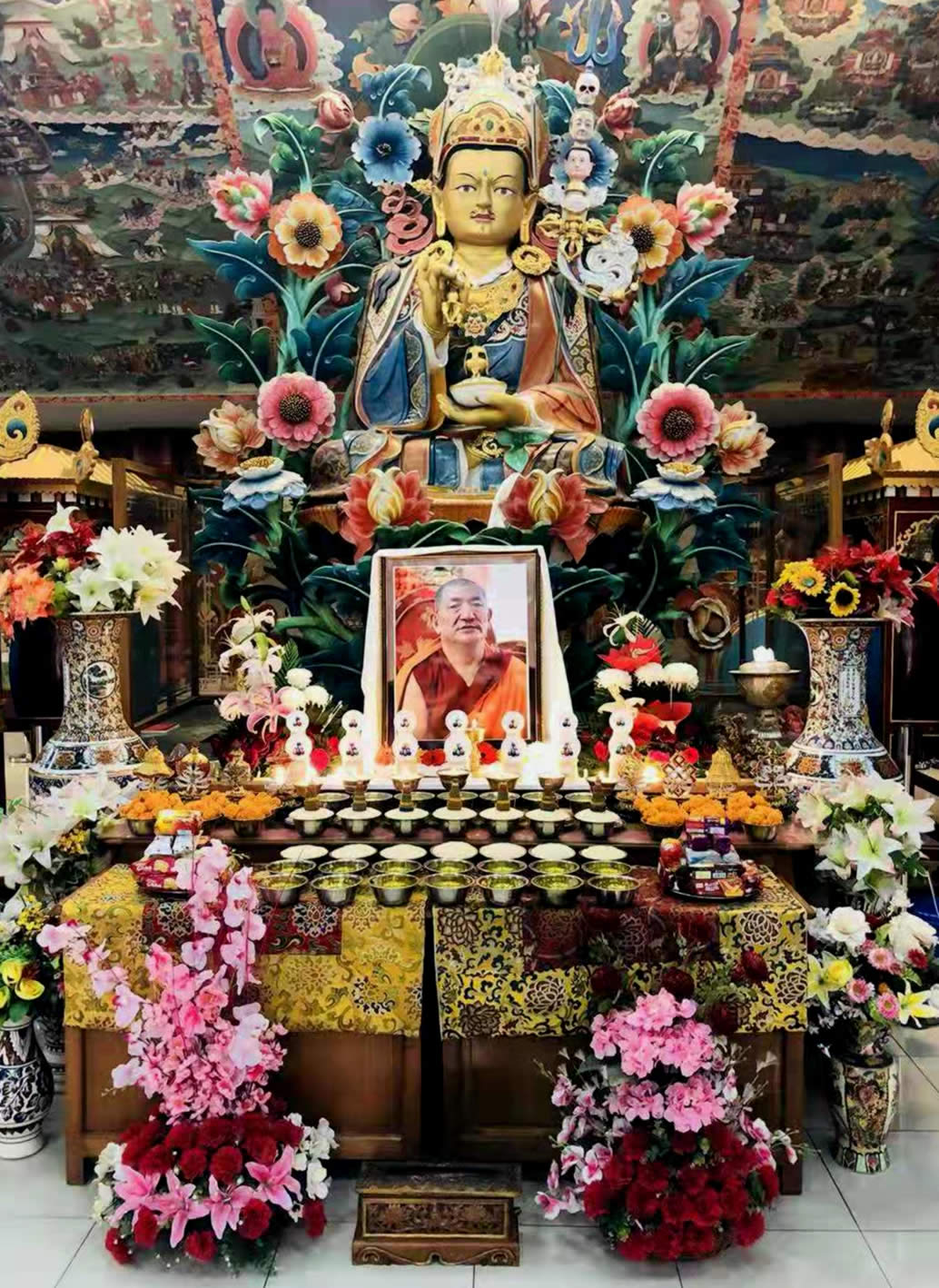 Shrine during prayers at Mindrolling for Kyabje Kathok Getse Rinpoche
