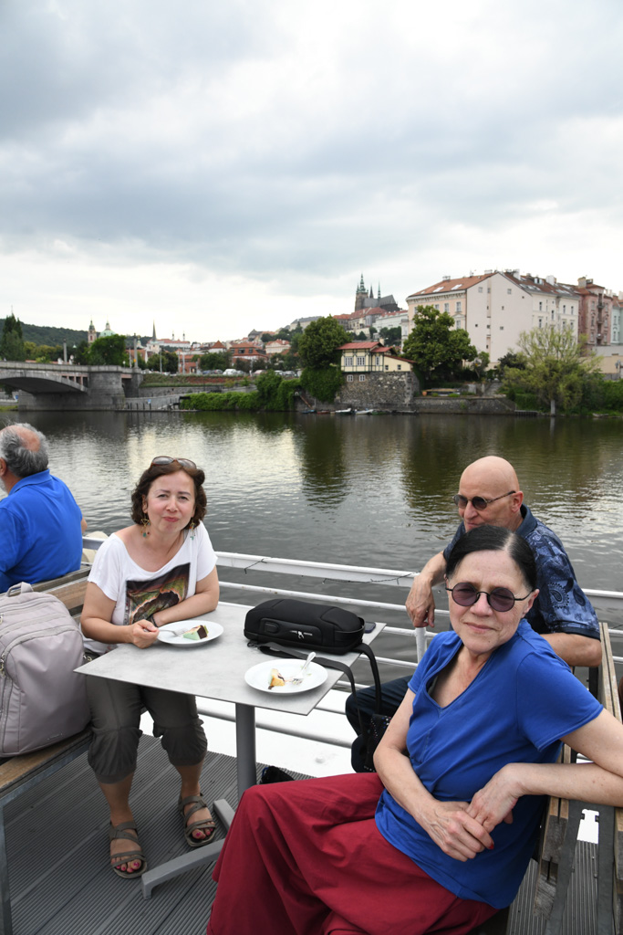 05_VA26_boat Prague-26